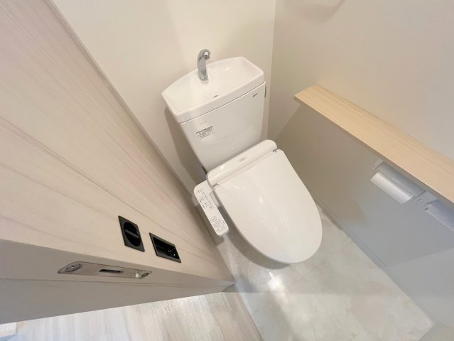 トイレ　綺麗なトイレにはウォシュレット標準装備です。