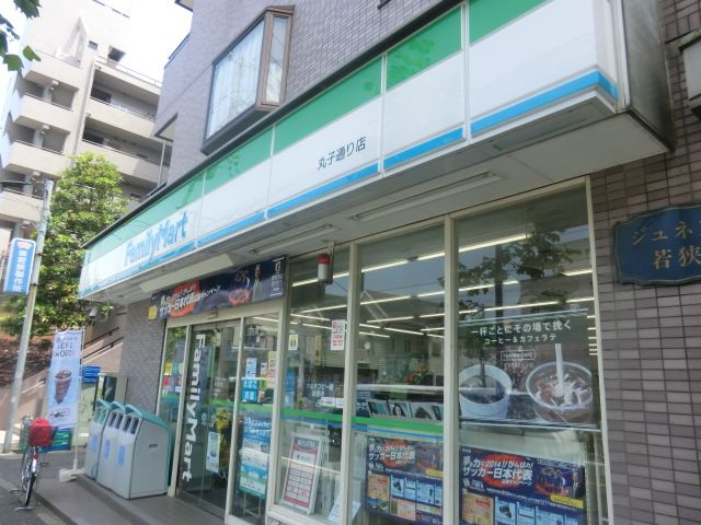 コンビニ　ファミリーマート 川崎宮内三丁目店（コンビニ）まで105m