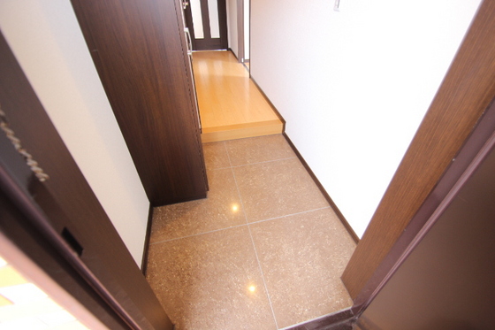 玄関　※別部屋の写真です