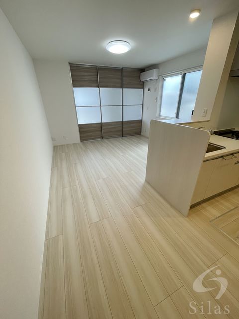 地下鉄海岸線 中央市場前駅 徒歩9分 3階建 築4年の居間写真