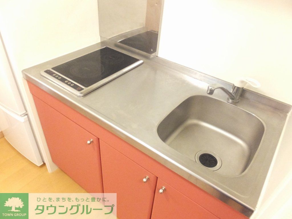 キッチン　２口のラジエントコンロキッチンです。