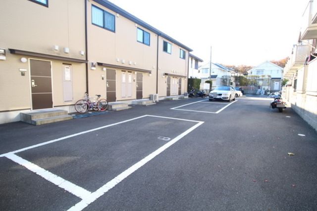 駐車場　★タウンハウジング鷺沼店まで→ＴＥＬ0448706656★