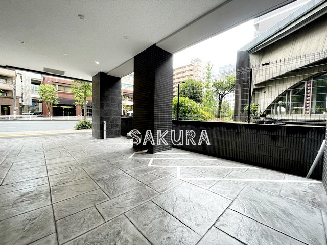 エントランス　お洒落な建物デザイン♪