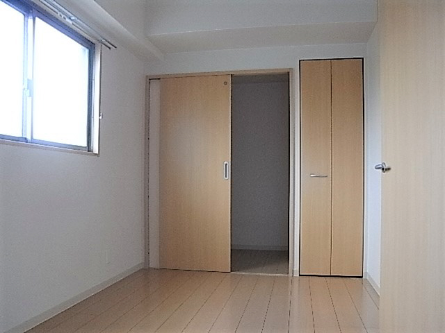 その他部屋・スペース　落ち着いて過ごせるお部屋なので、寝室にいかがでしょうか