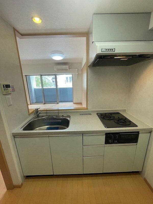 キッチン　※同タイプの別のお部屋です。