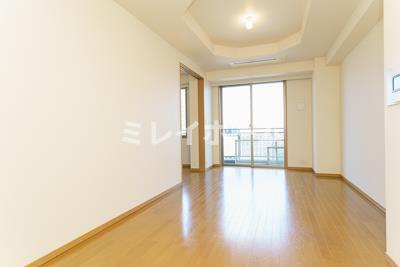居室・リビング　同建物内、別のお部屋の参考写真になります。