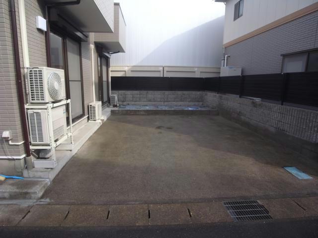 駐車場　駐車場