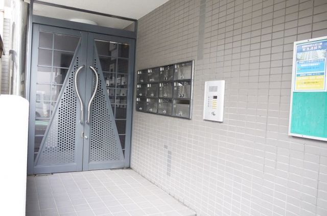 エントランス　オートロック完備