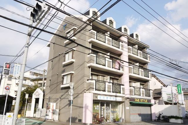 建物外観　【外観写真】タイル張りの外観