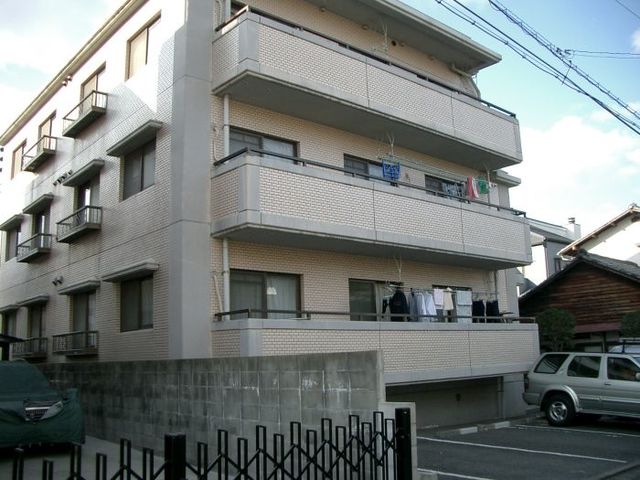 建物外観　【外観写真】敷地東側道路より撮影