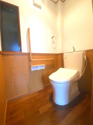 トイレ　落ち着いたトイレです