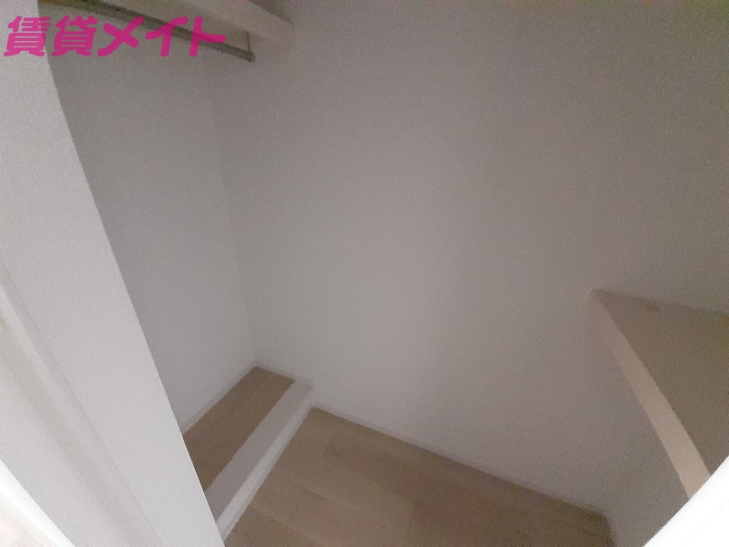 収納　同物件別室反転タイプ画像
