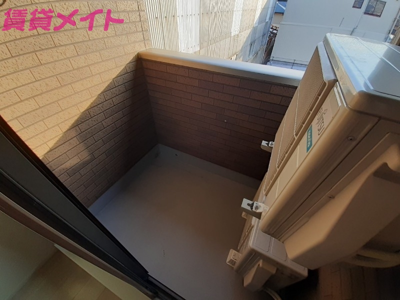 バルコニー　同物件別室反転タイプ画像