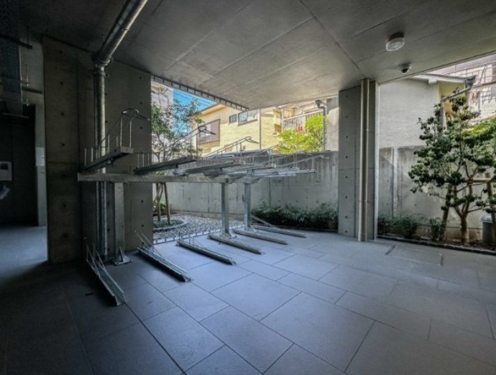 駐車場　エントランス