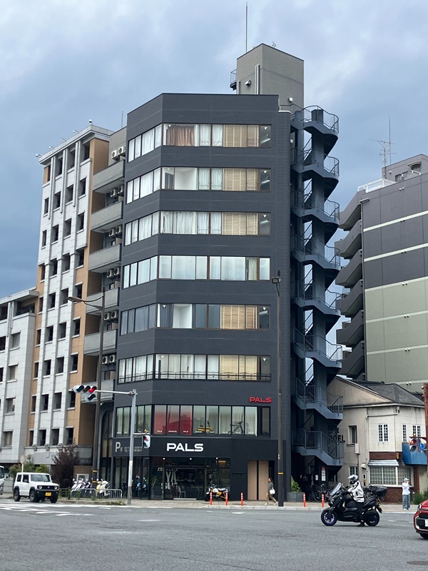 グランコルベール西院の外観写真