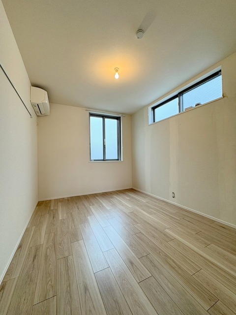 その他部屋・スペース　★キレイなフローリングの角部屋です★
