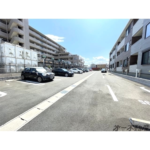 駐車場　駐車場