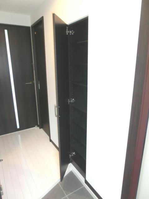 その他部屋・スペース　トール型シューズボックス