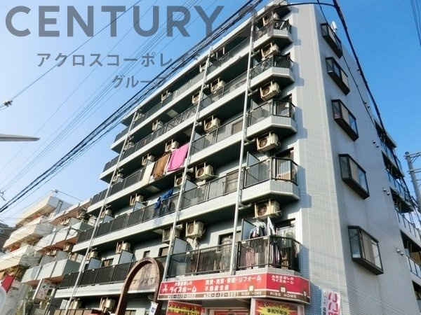 建物外観　オートロックで外部の人間が簡単に出入りできないため安心です