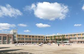 中学校　西池袋中学校（中学校）まで643m