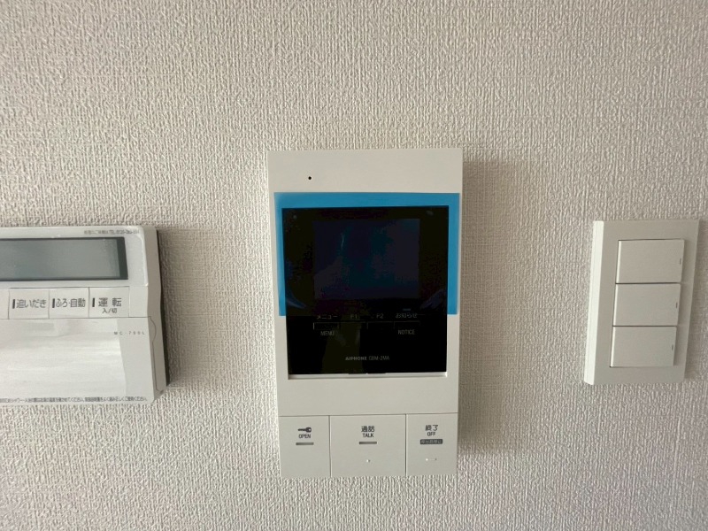 セキュリティ　ＴＶモニター付インターホンです。来客者の顔が見えるので安心！