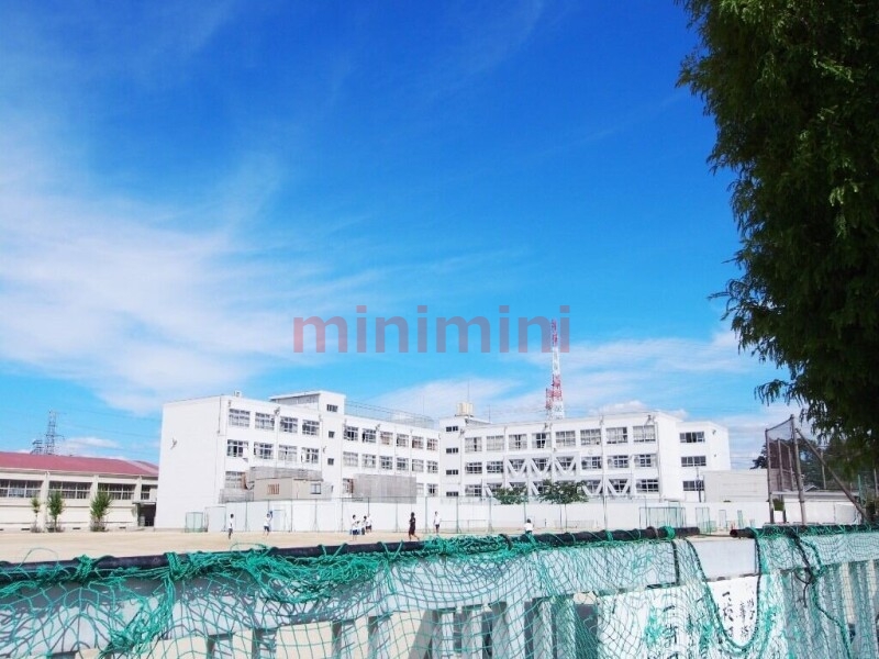 中学校　高槻市立五領中学校（中学校）まで1825m