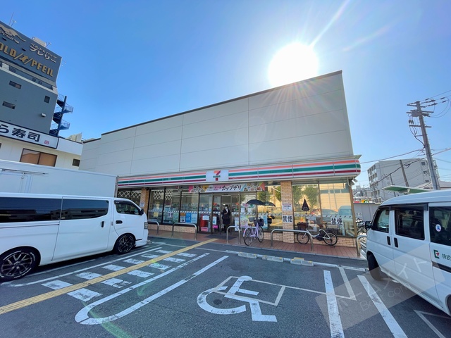 コンビニ　セブンイレブン大阪長居1丁目店（コンビニ）まで215m