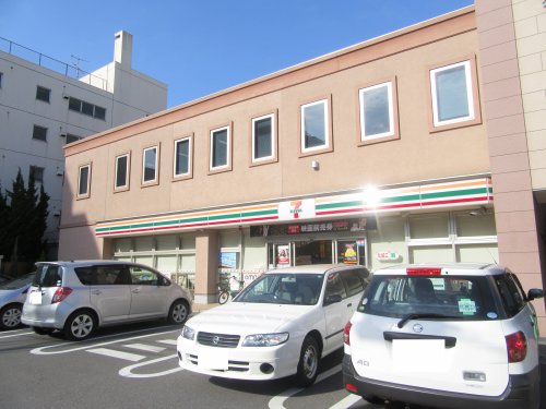 コンビニ　セブン－イレブン千葉新田町店（コンビニ）まで124m
