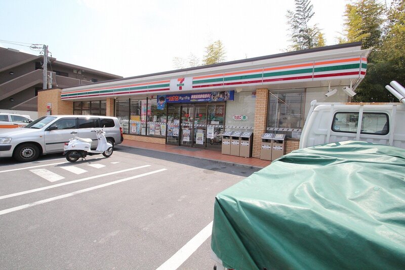 コンビニ　セブンイレブン名古屋西山本通3丁目店（コンビニ）まで583m
