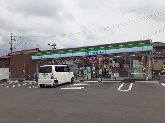 コンビニ　ファミリーマート　基山小倉店（コンビニ）まで220m