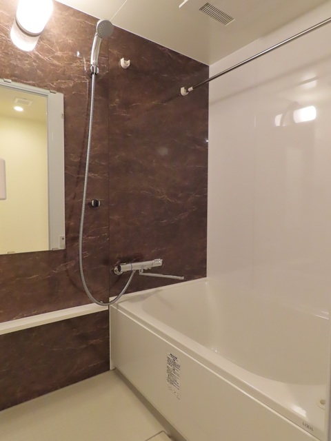 バス・シャワールーム　※写真は同タイプ住戸です。