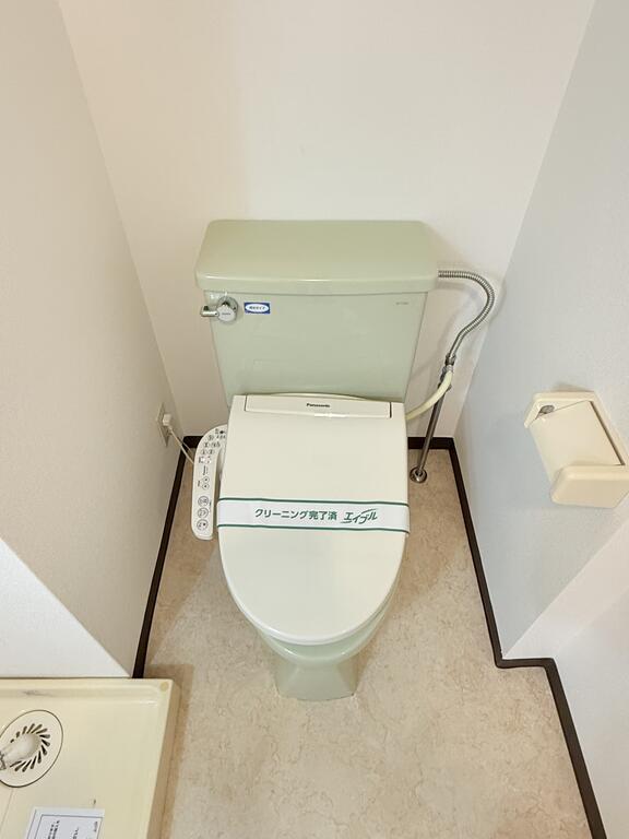 トイレ　※同間取り別号室の参考写真です