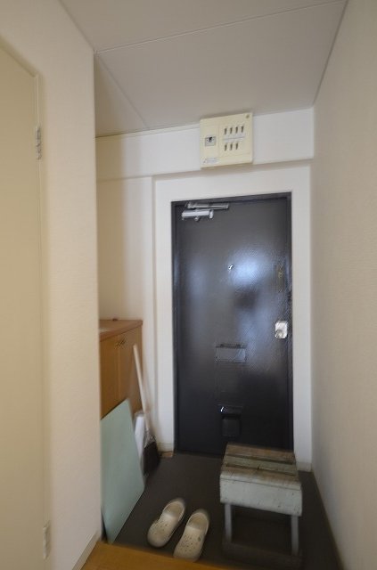 玄関　同物件別号室の写真です。
