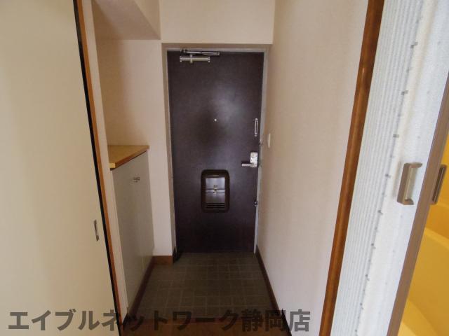 玄関　落ち着いた玄関です