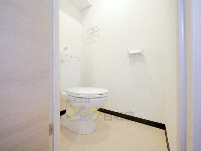 トイレ　ウォシュレットは各自で取り付け可能です♪