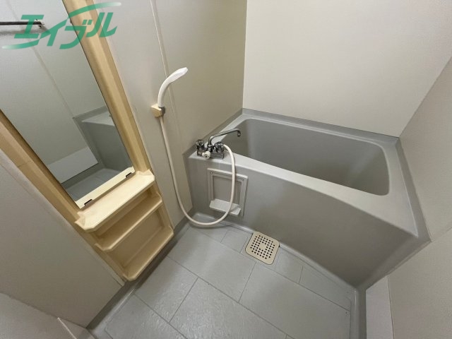 バス・シャワールーム　別部屋同タイプです