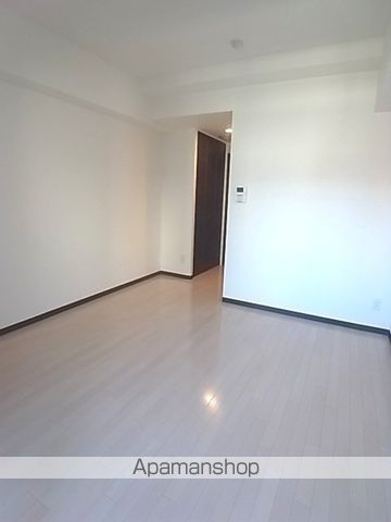 フォーチュン松屋町の居間写真