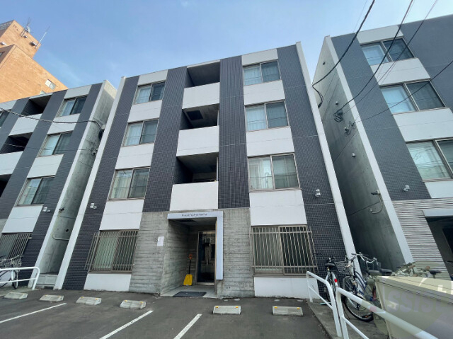 建物外観　札幌市中央区南十二条西「フィオーレ山鼻」