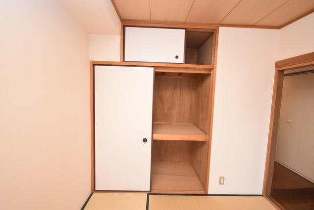 収納　押入