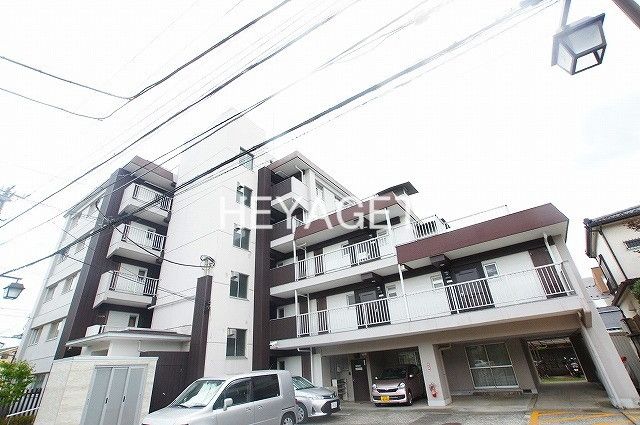 建物外観　重厚感溢れる外観