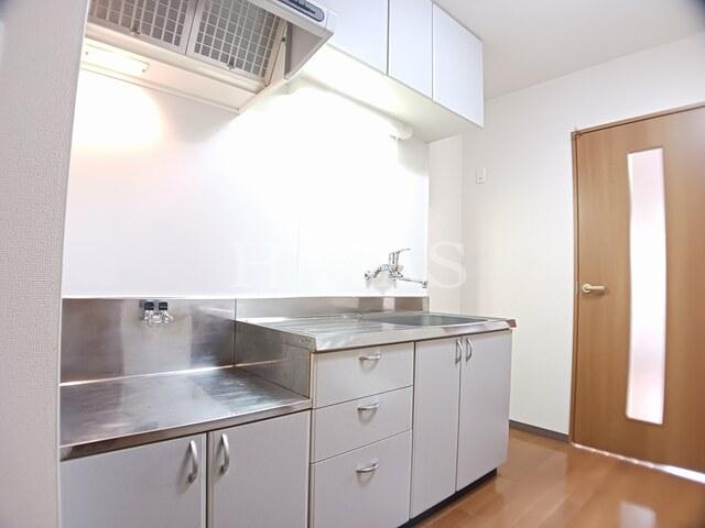 キッチン　同物件別部屋です