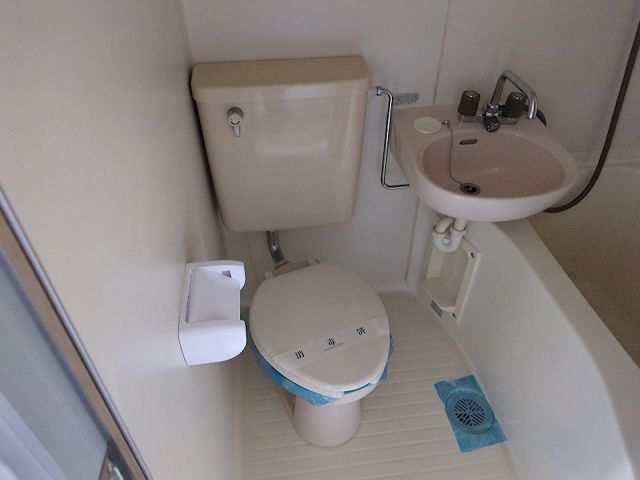ガーデンハイツ六浦のトイレ写真