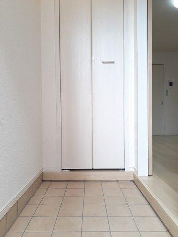 ハイウェルレガリアの玄関写真