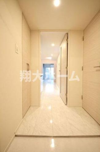 AZEST 志村三丁目IIの玄関写真