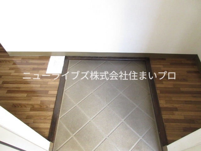 京阪本線 寝屋川市駅 徒歩8分 2階建 築34年の玄関写真