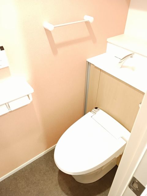 京王線 北野駅 徒歩9分 5階建 築7年のトイレ写真