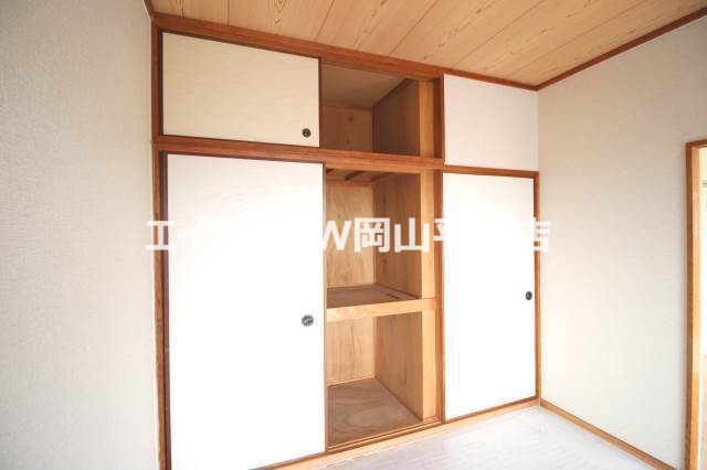 収納　同物件別部屋の写真です