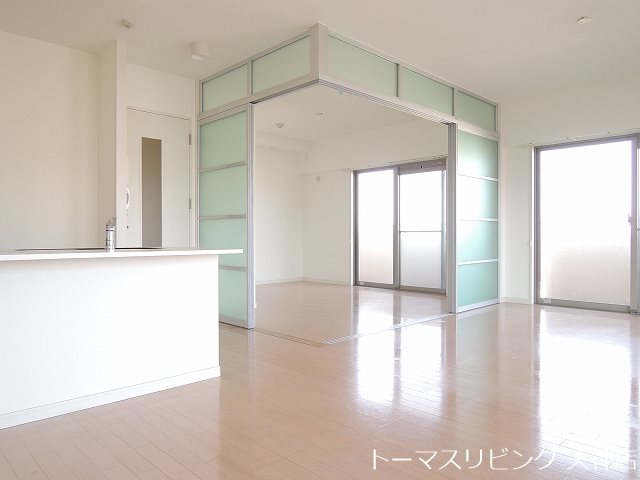 サンロージュ薬院駅前の居間写真