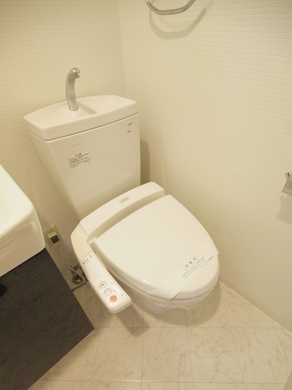 トイレ　ウォシュレット付きのトイレです。