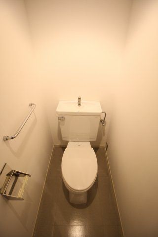 トイレ　（別タイプ参考写真）PRATIQUE　NISHISUGAMO